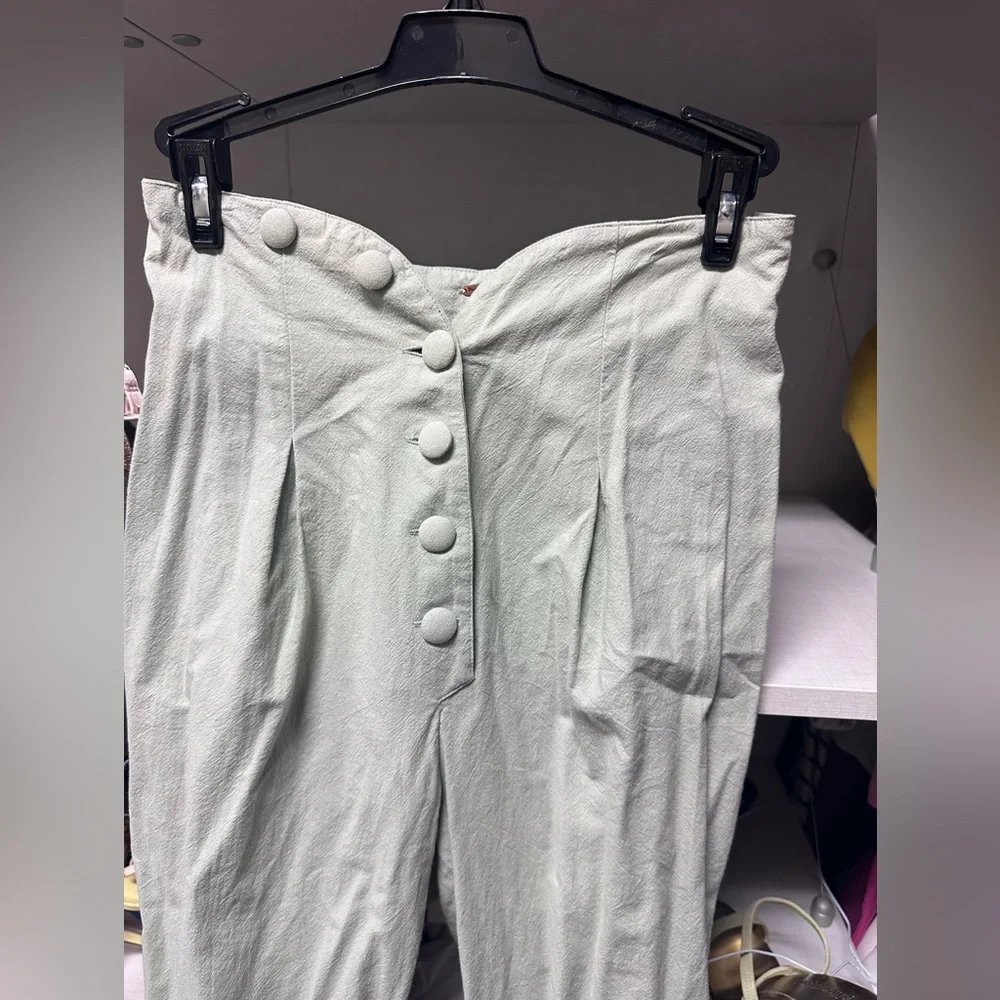 Set - Picture 2 of 3